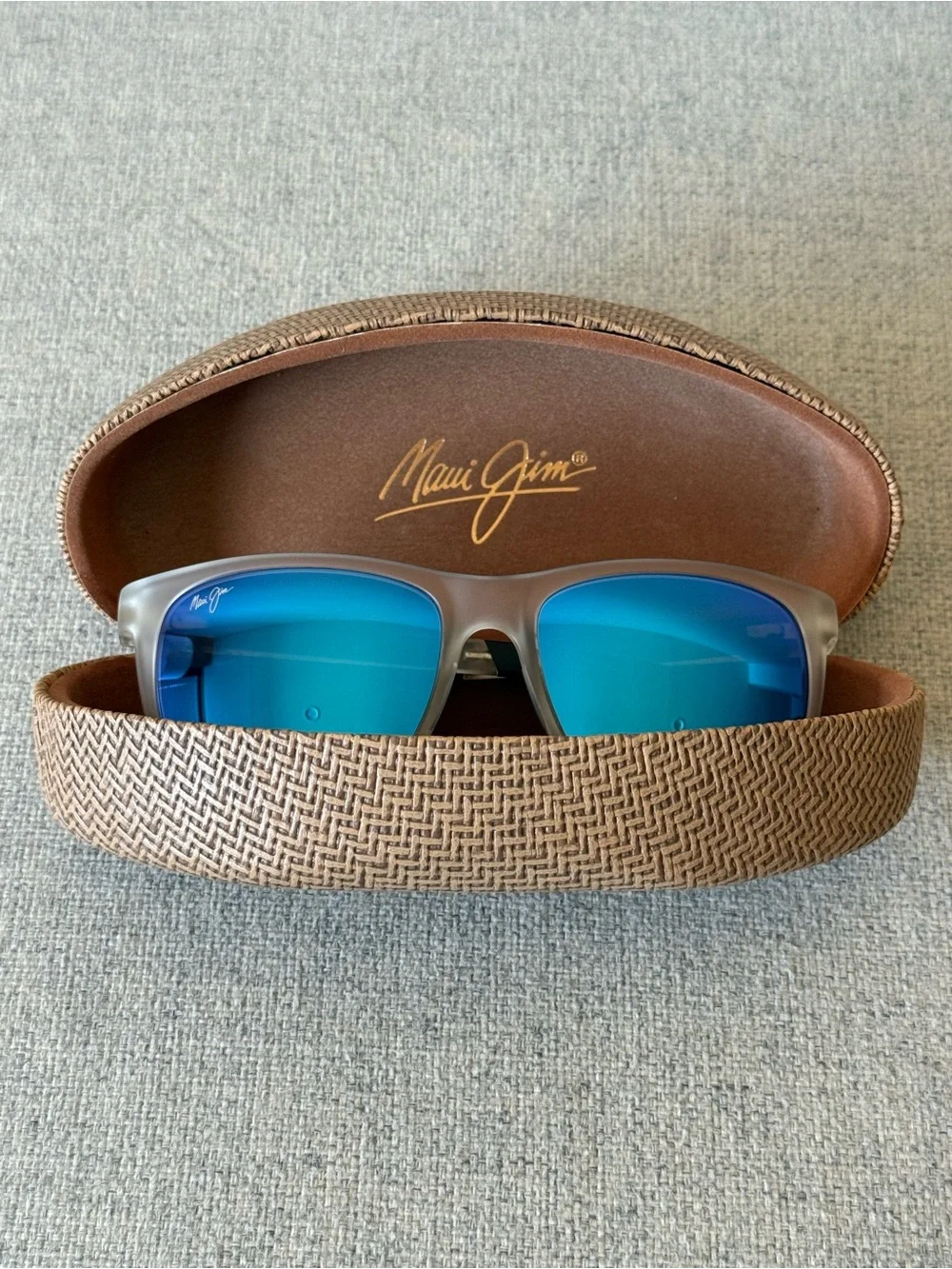 Maui Jim Tail Slide Frosted Crystal/Hawaii Blue Lens Unisex Sunglasses